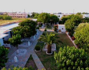 Отель Avra Studios & Apartments  Скирос